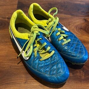 Nike Tiempo size 5.5